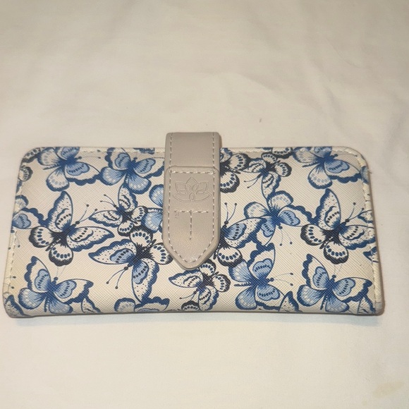 The Unbranded Brand Handbags - ⭐️Floral Blue and Cream Butterfly Women’s Wallet